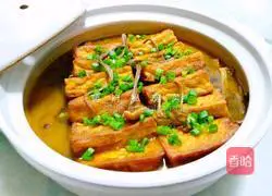 Illustration of how to cook tea tree mushrooms and pan-fried tofu 4
