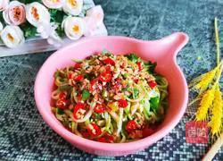 Illustration of how to make cold zucchini shreds 13