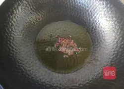 Illustration of how to stir-fry celery and bean curd 7