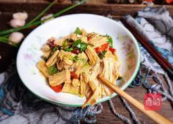 Illustration of how to stir-fry yuba with chili pepper 12