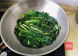 Illustration of how to make garlic lettuce leaves 2