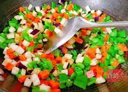 Illustration of how to make stir-fried four diced vegetables 7