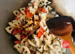 Illustration of home-style delicious sweet and sour lotus root bento 3
