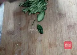 How to make cold cucumber vermicelli Illustration 3