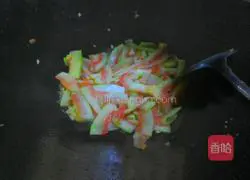 Illustration of how to stir-fry watermelon rind 2