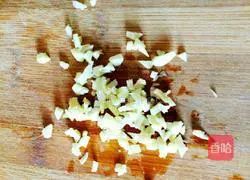 Illustration of how to make spinach with sesame sauce 5