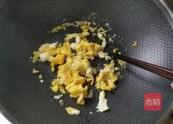 How to stir-fry vermicelli with fungus Illustration 4