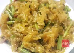 Illustration of how to stir-fry white fungus with celery 6