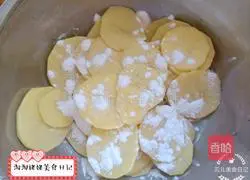 Dry Illustration of how to cook potato slices braised in sauce 4