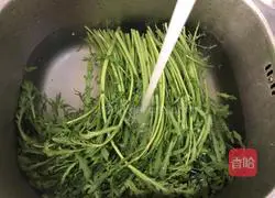 Illustration of how to make steamed wild vegetables with rice flour 3
