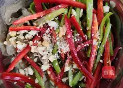 Illustration of how to make cold jellyfish shreds 3