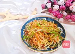 Illustration of how to stir-fry three shredded silkworms 11