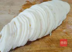 Illustration of how to make lemon and lotus root strips 2