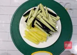 Illustration of how to make fried beans with potatoes and eggplants 2