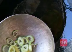 Illustration of how to make stewed potatoes with precious mushrooms 14