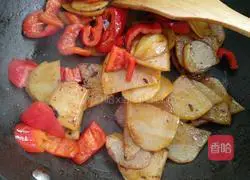 Illustration of how to make dry pot potato slices 9