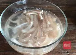 Illustration of how to make pickled pepper pig skin 7