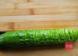 Illustration of how to make coir raincoat cucumber 3