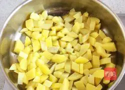 Illustration of how to make flavored potato chunks 6