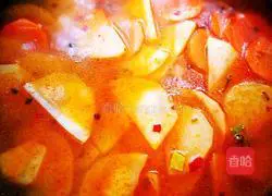 Illustration of how to cook potato slices and kelp stewed 7