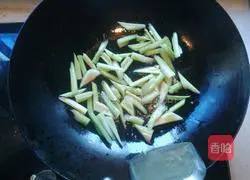 西Illustration of how to make celery lily 7