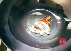 Illustration of how to make vegetarian fried lettuce 6