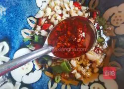 Illustration of how to make cold zucchini shreds 10