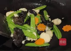 Illustration of how to stir-fry snow peas and vegetables 7