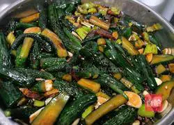 Illustration of how to make pickled cucumbers 10