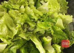 Illustration of how to make fried beans and lettuce 10