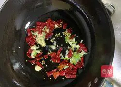 Illustration of how to make spicy and sour potato shreds 2