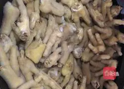 Illustration of homemade cold chicken feet 4