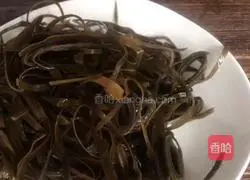 Illustration of how to make cold kelp shreds 3