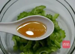 Illustration of how to make mixed bitter melon 6