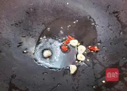 Illustration of how to make garlic lettuce 6