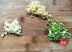 A plate of glutinous eggplant Practice illustration 2