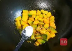 Illustration of how to make soy pumpkin with green onions 9