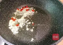 Illustration of how to make cold mulberry leaf sprouts 8