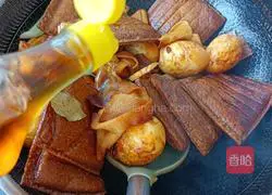 Illustration of how to make braised dried beans 15