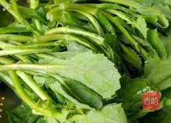 Illustration of how to make stir-fried rapeseed hearts 1