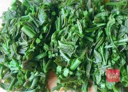 Illustration of how to make Chinese toon sprouts mixed with tofu 3