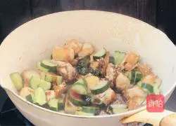 Illustration of how to cook cucumber and tofu 9