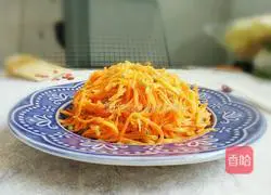 Illustration of how to make spicy fried carrot shreds 9