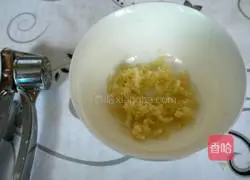 Illustration of how to make black bean sauce and dace mixed with lettuce 4