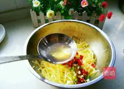 Illustration of how to cook shredded potatoes 8