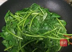 Illustration of how to make garlic sweet potato leaves 4