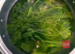 Illustration of how to make spinach with sesame sauce 4