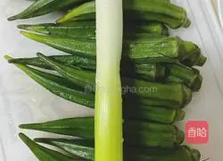 Illustration of how to make scallion oil okra 1