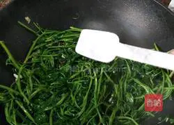 Garlic Illustration of how to make water spinach 6