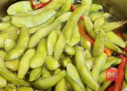 Illustration of how to make spiced edamame 7